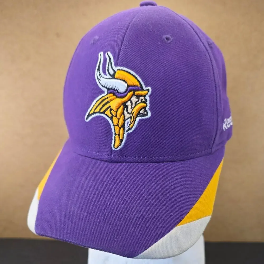 Minnesota Vikings vintage Suede Reebok NFL Equipment Fitted Hat Cap - OSFA